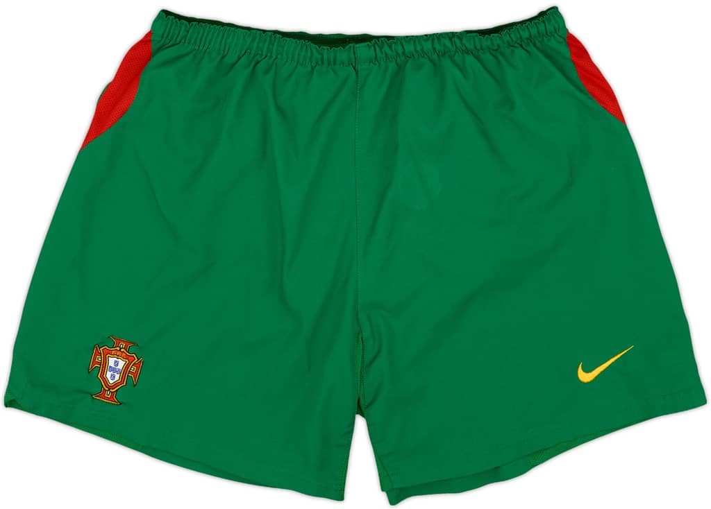 2004-06 Portugal Home Shorts - 6/10 - (L)