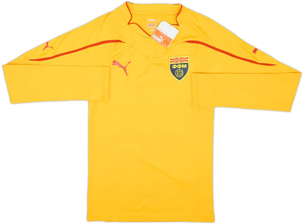 2010-13 North Macedonia Authentic Away L/S Shirt (S)