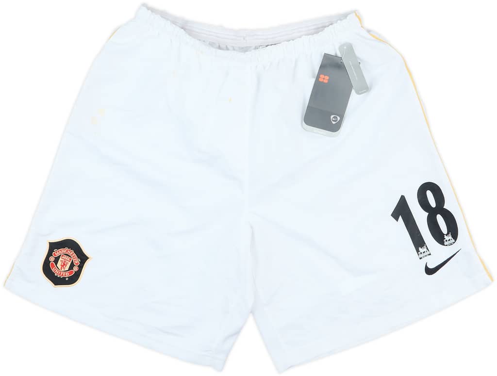 2006-07 Manchester United Home Shorts #18 (S)