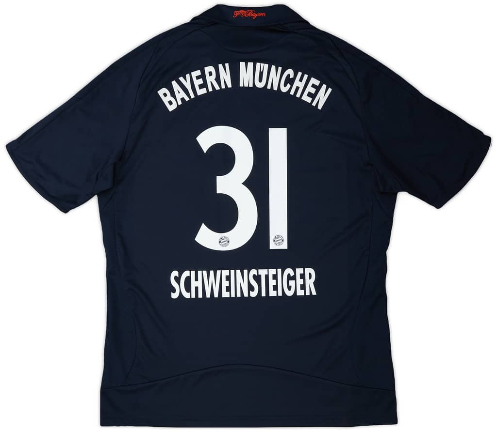 2008-09 Bayern Munich Away Shirt Schweinsteiger #31