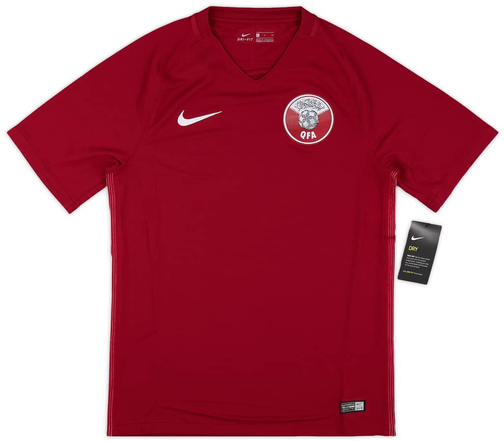 2016-18 Qatar Home Shirt (S)