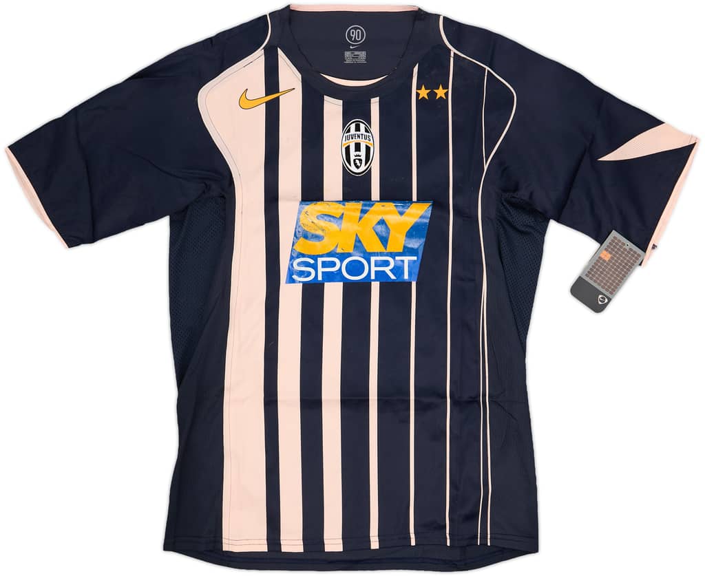 2004-05 Juventus Away Shirt (L)
