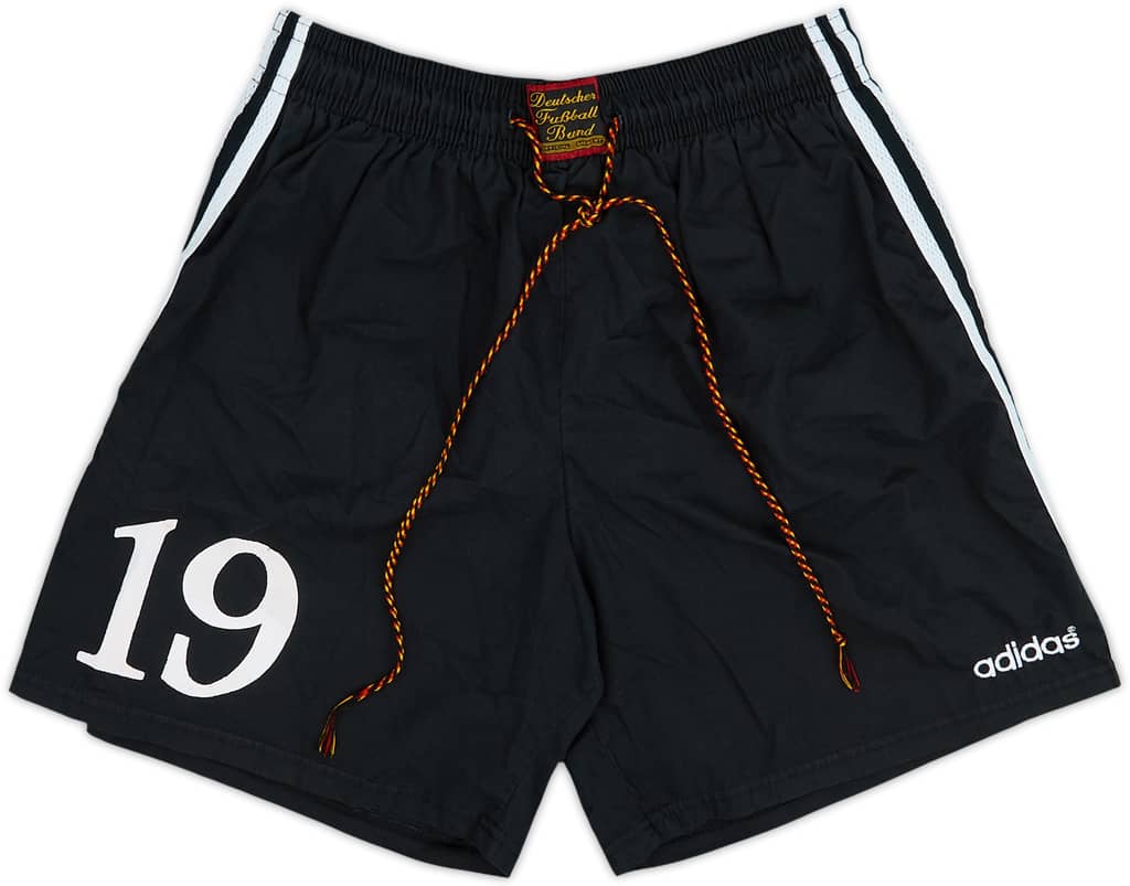 1996-98 Germany Player Issue Home Shorts #19 (Strunz) - 7/10 - (M)