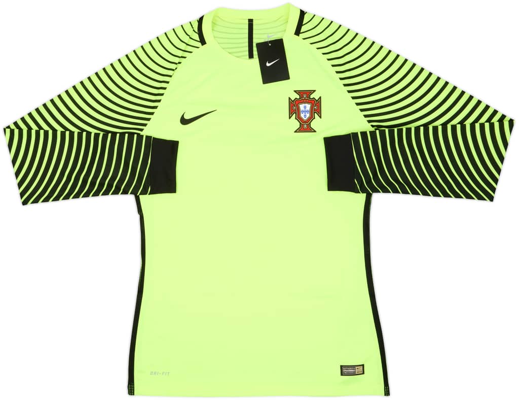 2016-17 Portugal Authentic GK Shirt (M)