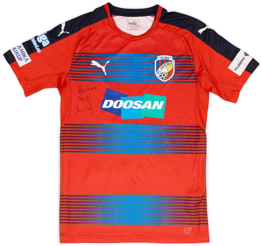 2016-17 Viktoria Plzen Match Issue Signed Home Shirt Hrosovsky #17