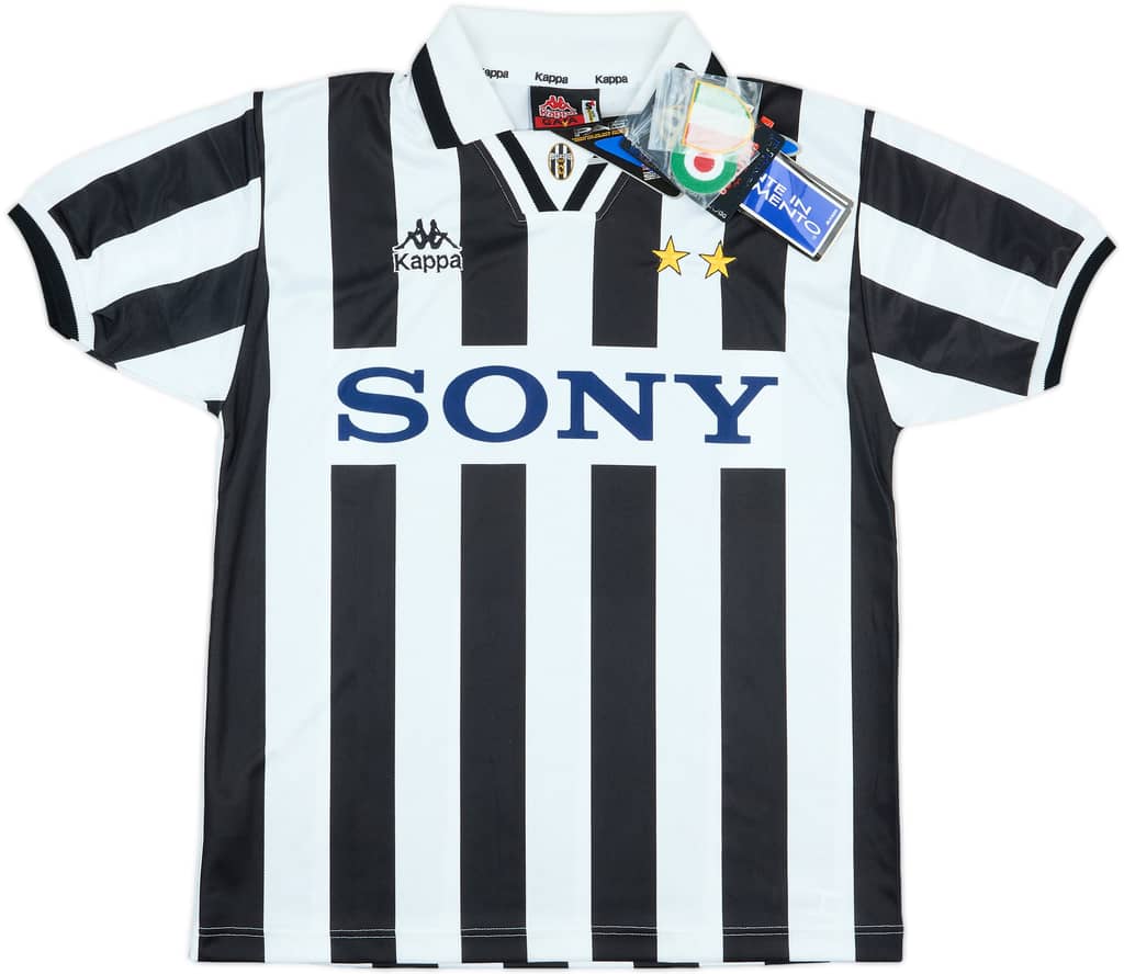 1995-97 Juventus Home Shirt (S)