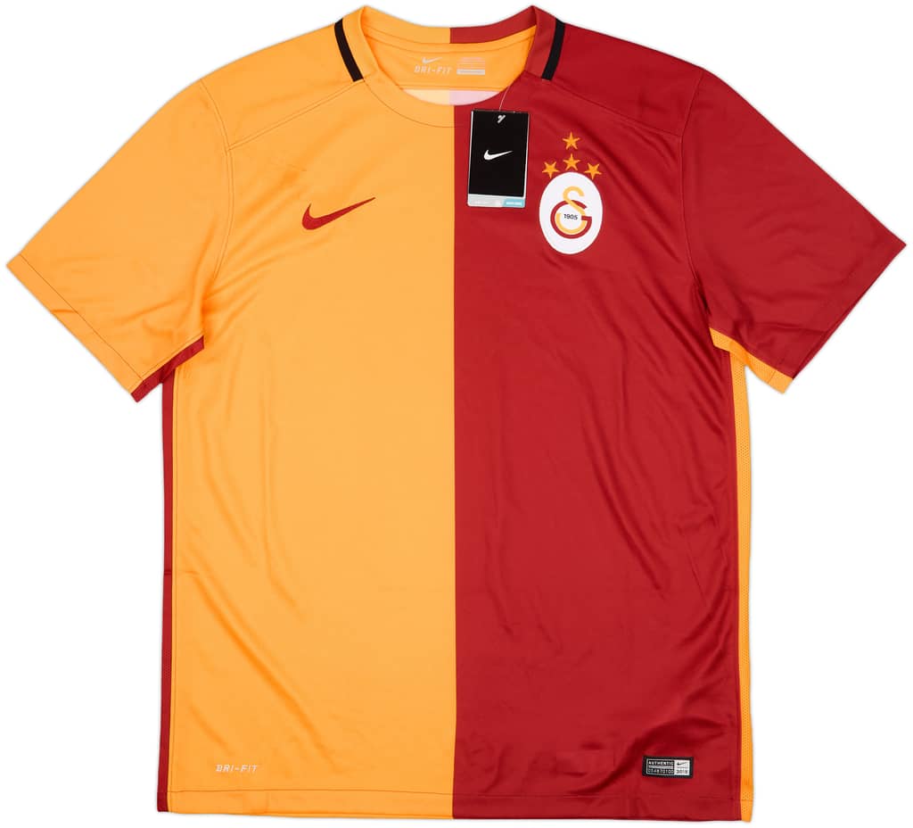 2015-16 Galatasaray Home Shirt (L)