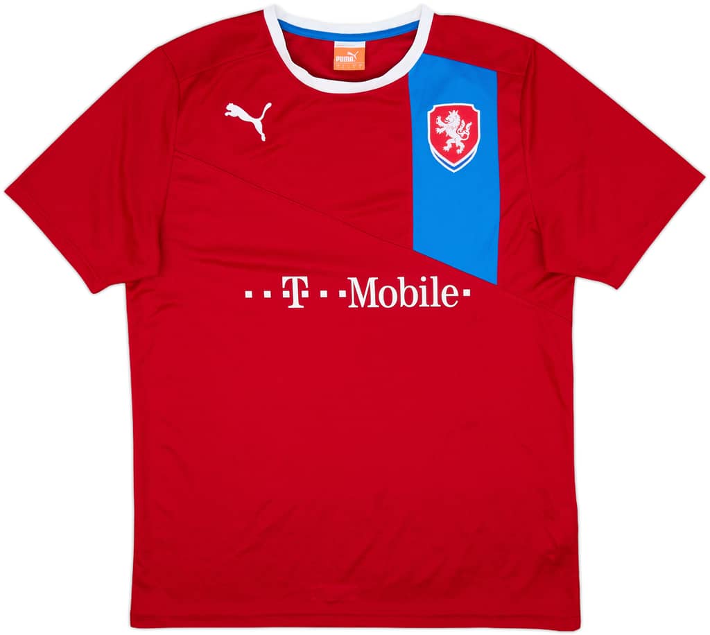 2012-13 Czech Republic Basic Home/Training Shirt - 9/10 - (L)