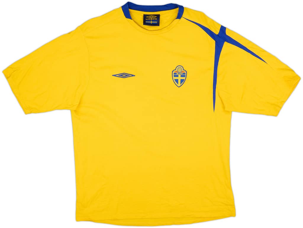 2004-06 Sweden Umbro Leisure Tee - 9/10 - (L)