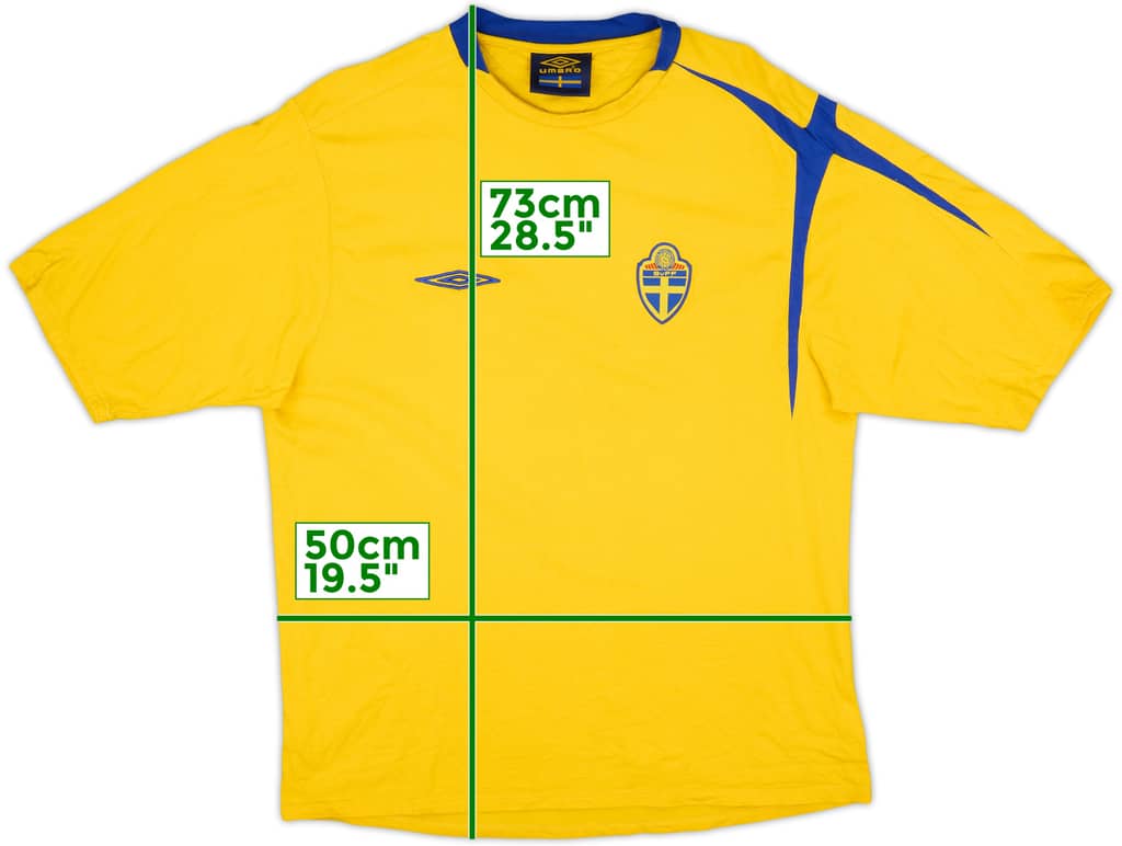 2004-06 Sweden Umbro Leisure Tee - 9/10 - (L)