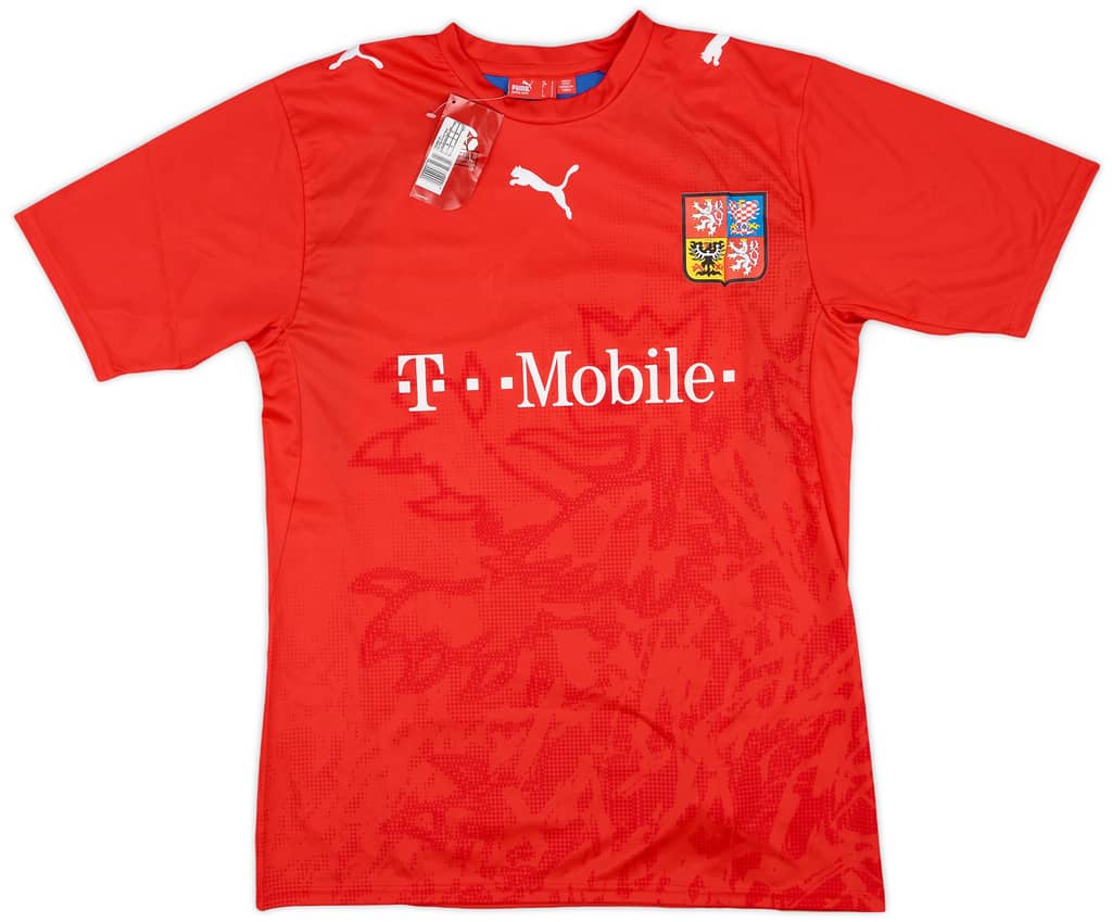 2006-08 Czech Republic Basic Home Shirt (S)