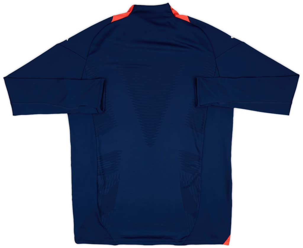 2024-25 Manchester United Player Issue Training Top