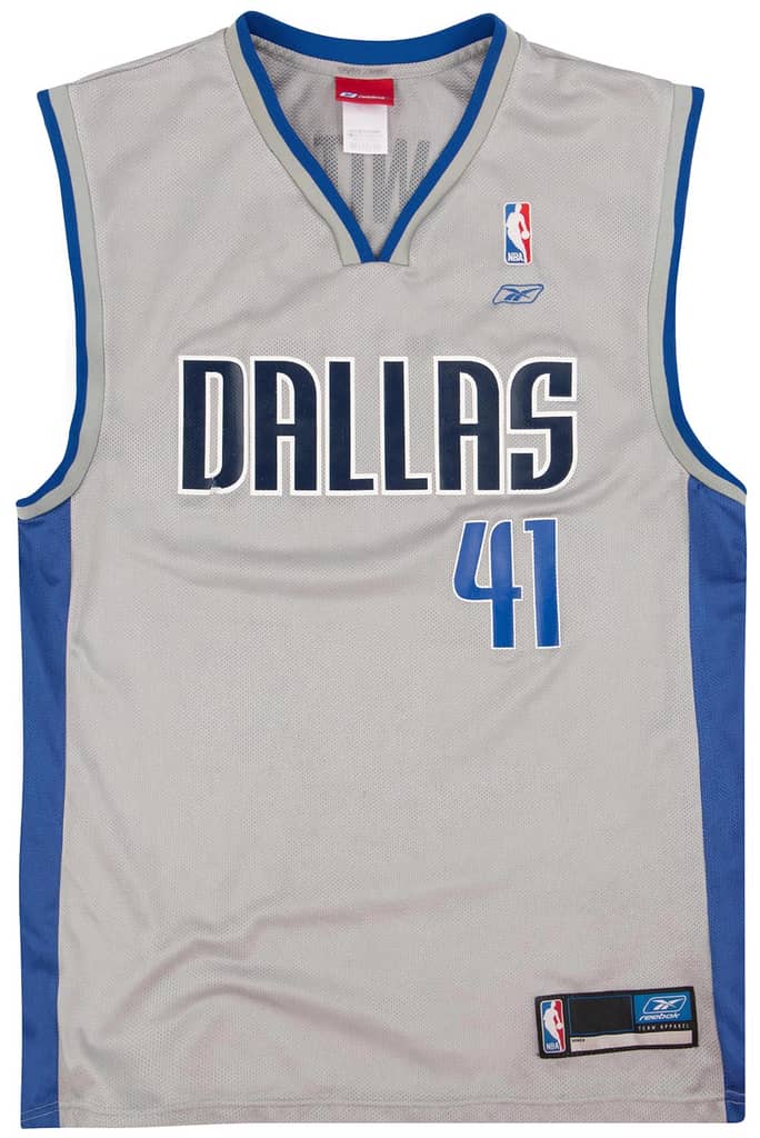 2002-06 Dallas Mavericks Nowitzki #41 Reebok Jersey (Alternate) M