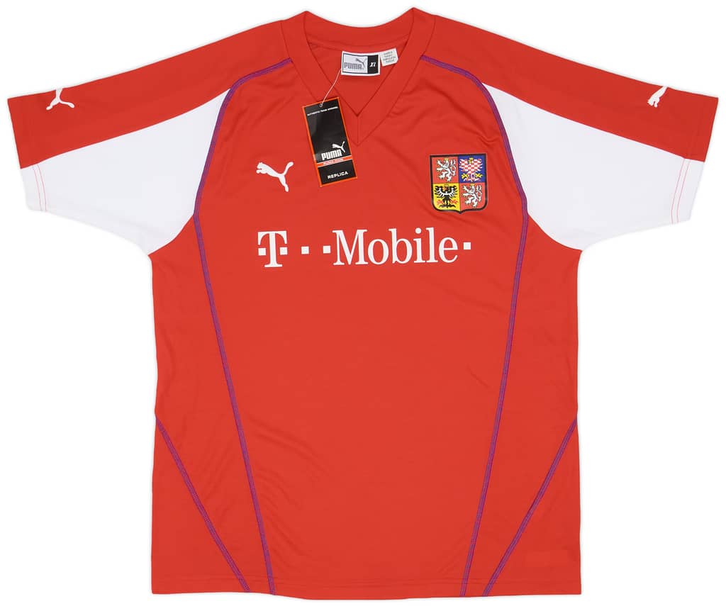 2004-05 Czech Republic Basic Home Shirt (XL)