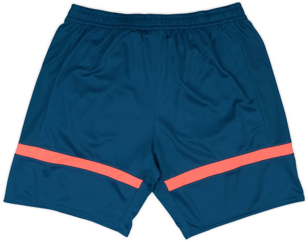 2023-24 Burnley Umbro Training Shorts (3XL)