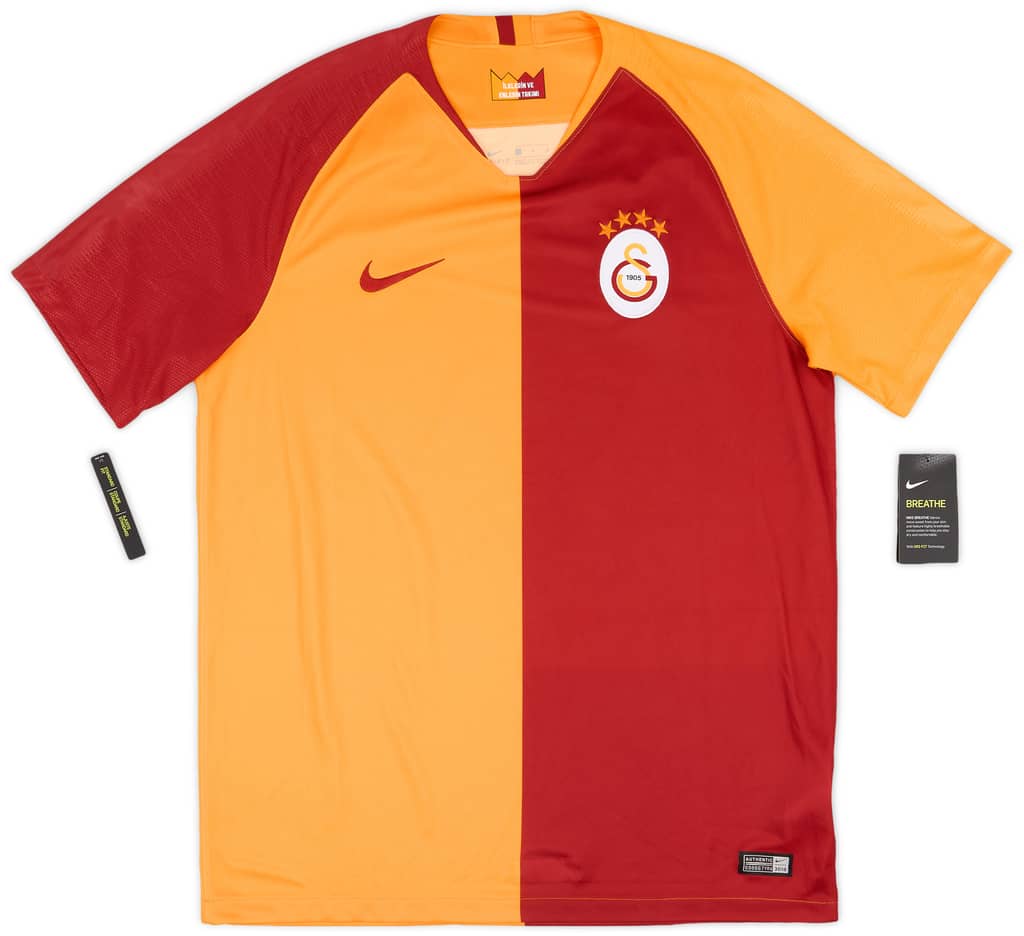 2018-19 Galatasaray Home Shirt (L)