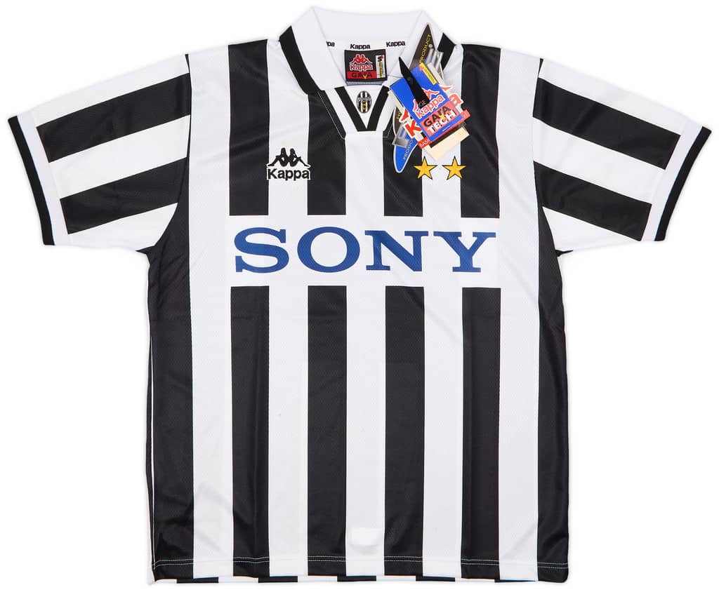 1995-97 Juventus Home Shirt (S)