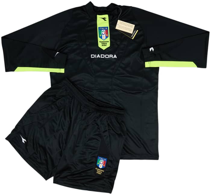 2009-10 Italy Diadora Referee Shirt & Shorts (M)