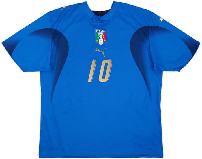 2006 Italy Basic Home Shirt Totti #10 - 5/10 - (L)