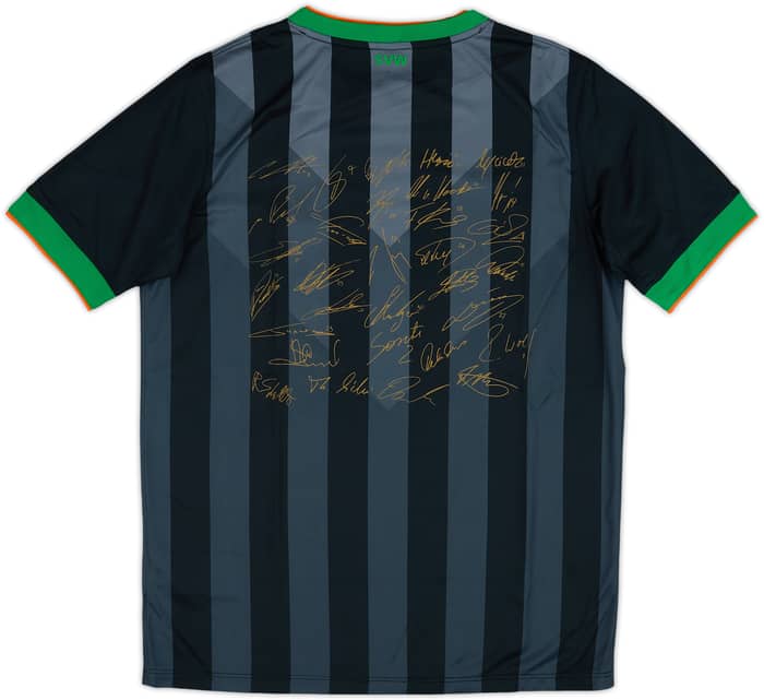 2014-15 Werder Bremen 'Squad Signed' Away Shirt - 9/10 - (15-16 Years)