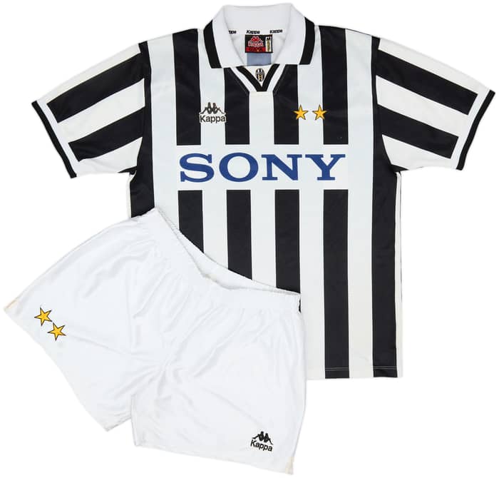 1995-97 Juventus Home Shirt & Shorts - 8/10 - (M)