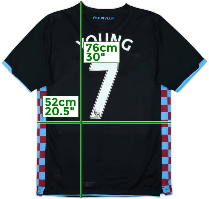 Camiseta de visitante versión jugador del Aston Villa 2010-11 Young #7 - 7/10 - (L)