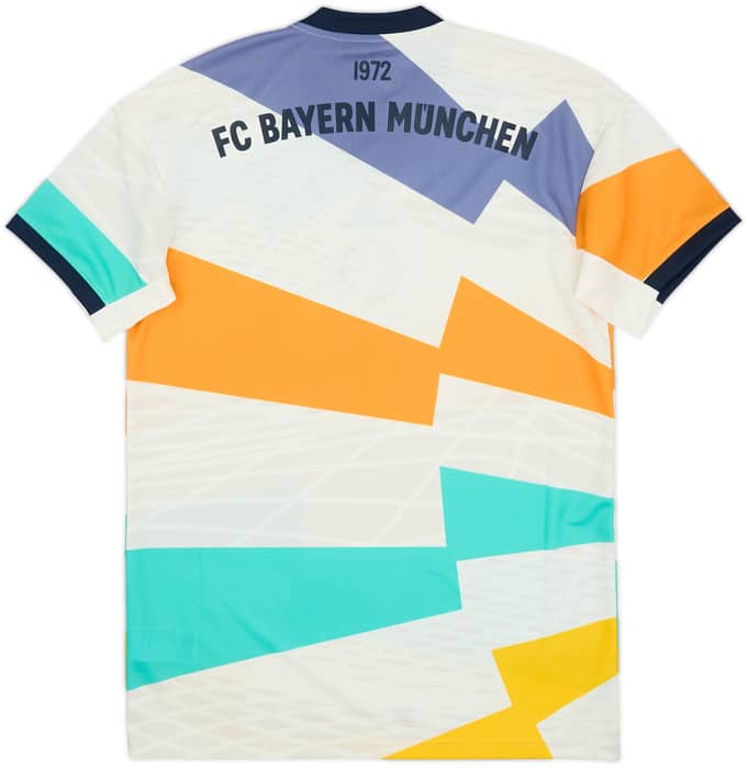2022-23 Bayern Munich Fourth Shirt (M)