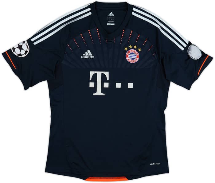 2012-13 Bayern Munich Third Shirt Martinez #8 - 6/10 - (L)