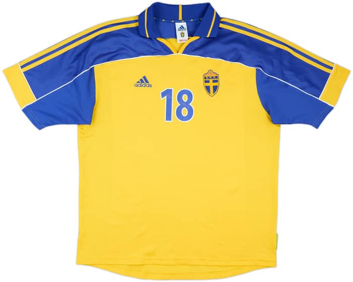 2000-02 Sweden Match Issue Home Shirt #18