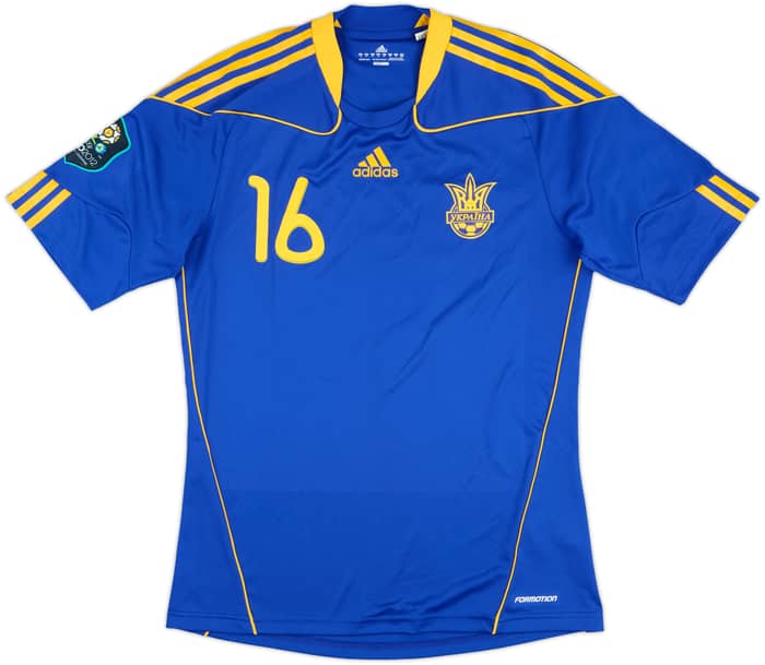 2010-11 Ukraine Match Issue Away Shirt Mandziuk #16