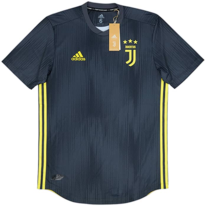 2018-19 Juventus Player Issue Third Shirt Chiellini #3 (M)