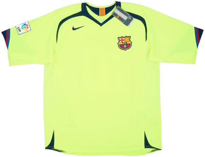 2005-06 Barcelona Away Shirt Ronaldinho #10 (XL)