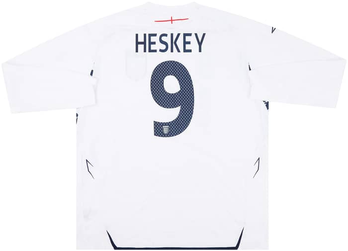 2008 England Match Issue Signed Home L/S Shirt Heskey #9 (v Croatia)