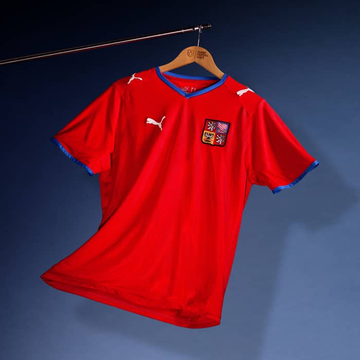 2008-09 Czech Republic Home Shirt