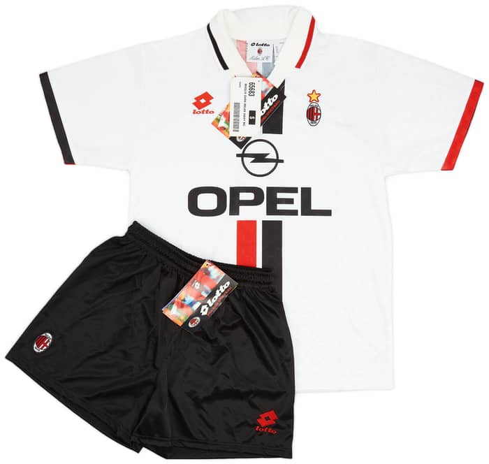 1996-97 AC Milan Away Shirt & Shorts (S)
