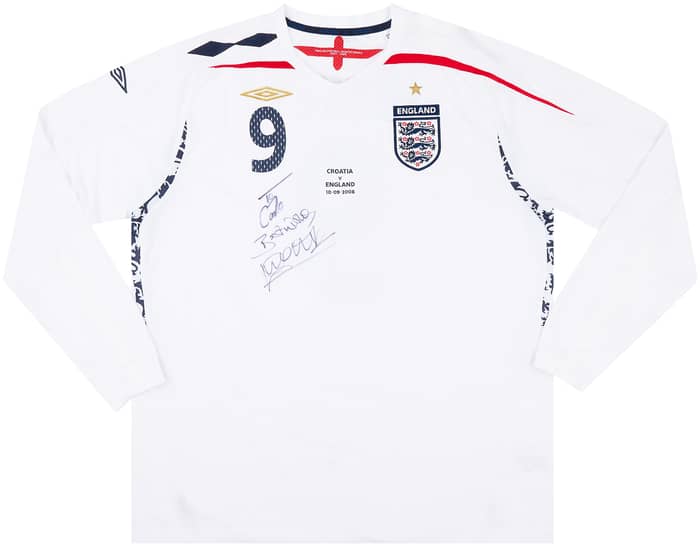 2008 England Match Issue Signed Home L/S Shirt Heskey #9 (v Croatia)