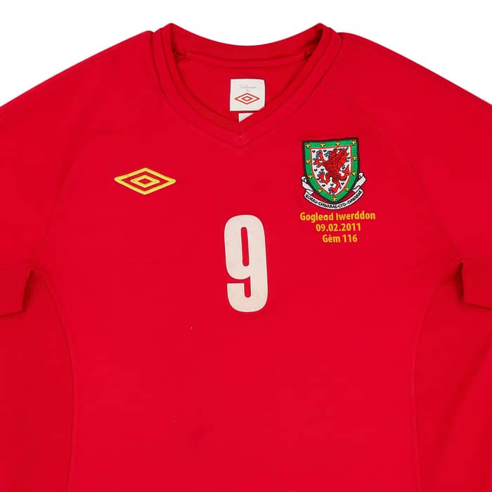 2011 Wales U-21 Match Issue Home Shirt #9 (Ogleby) v N.Ireland