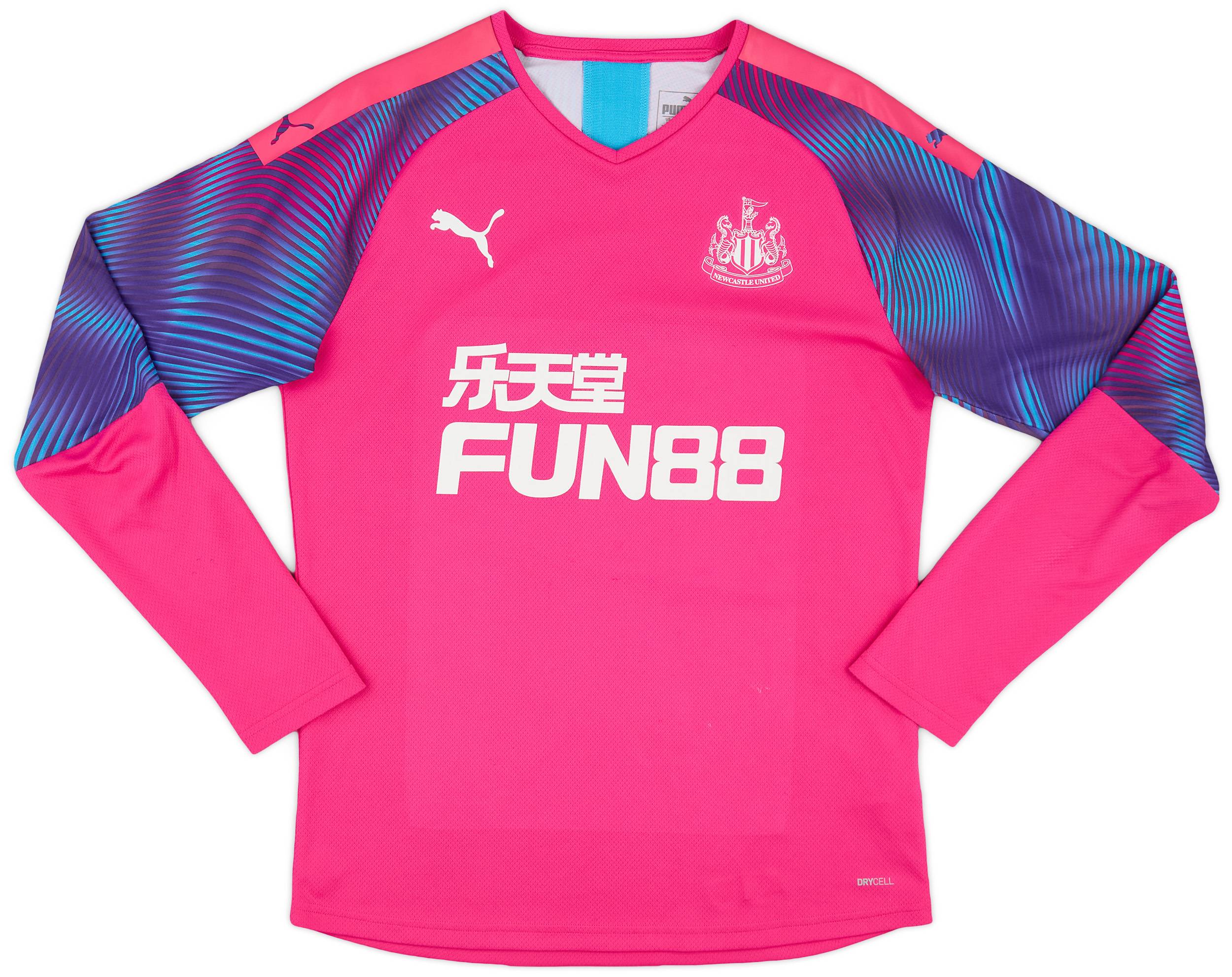 Newcastle united keeper kit 2025