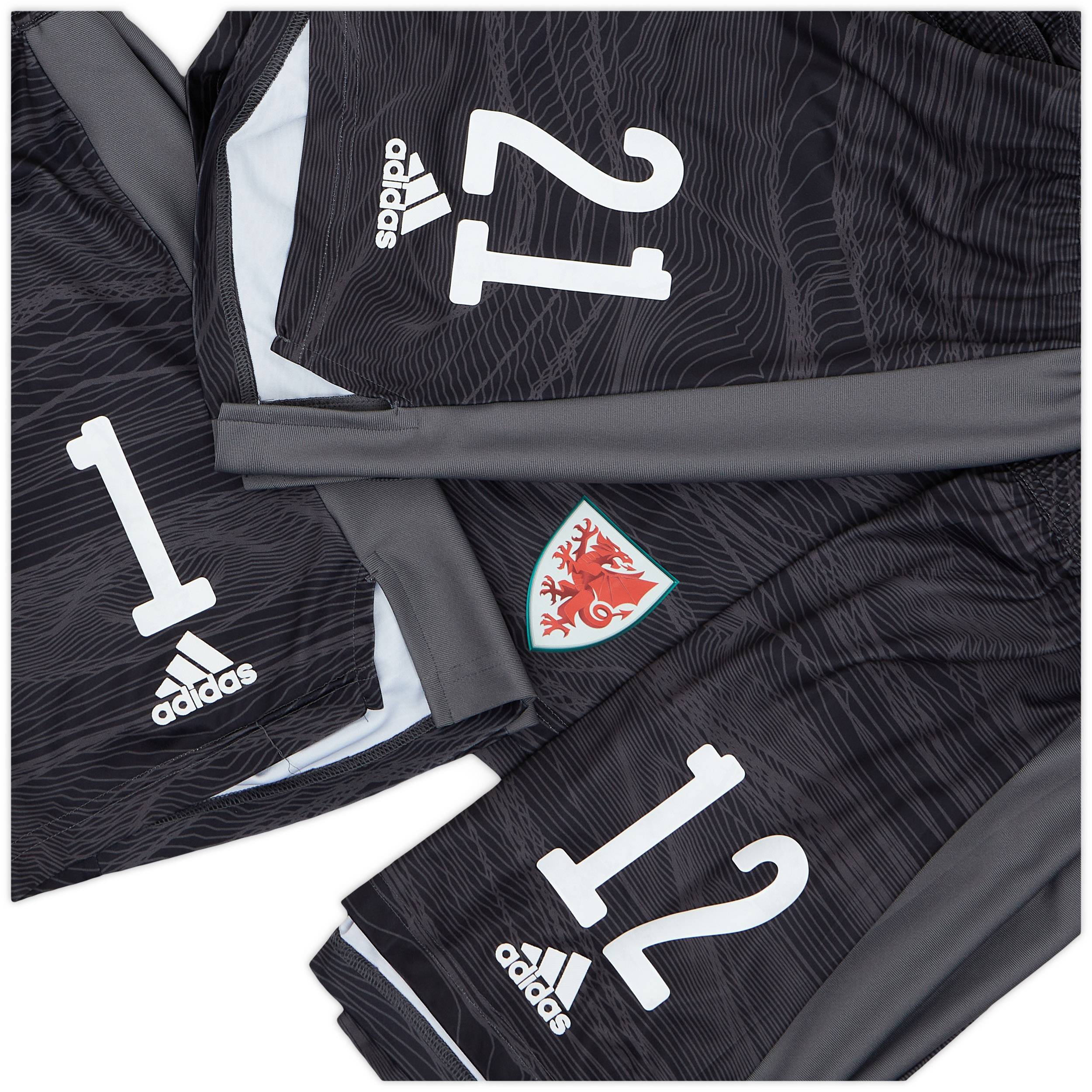 2020-21 Wales Player Issue GK Shorts # - 7/10 - (S)