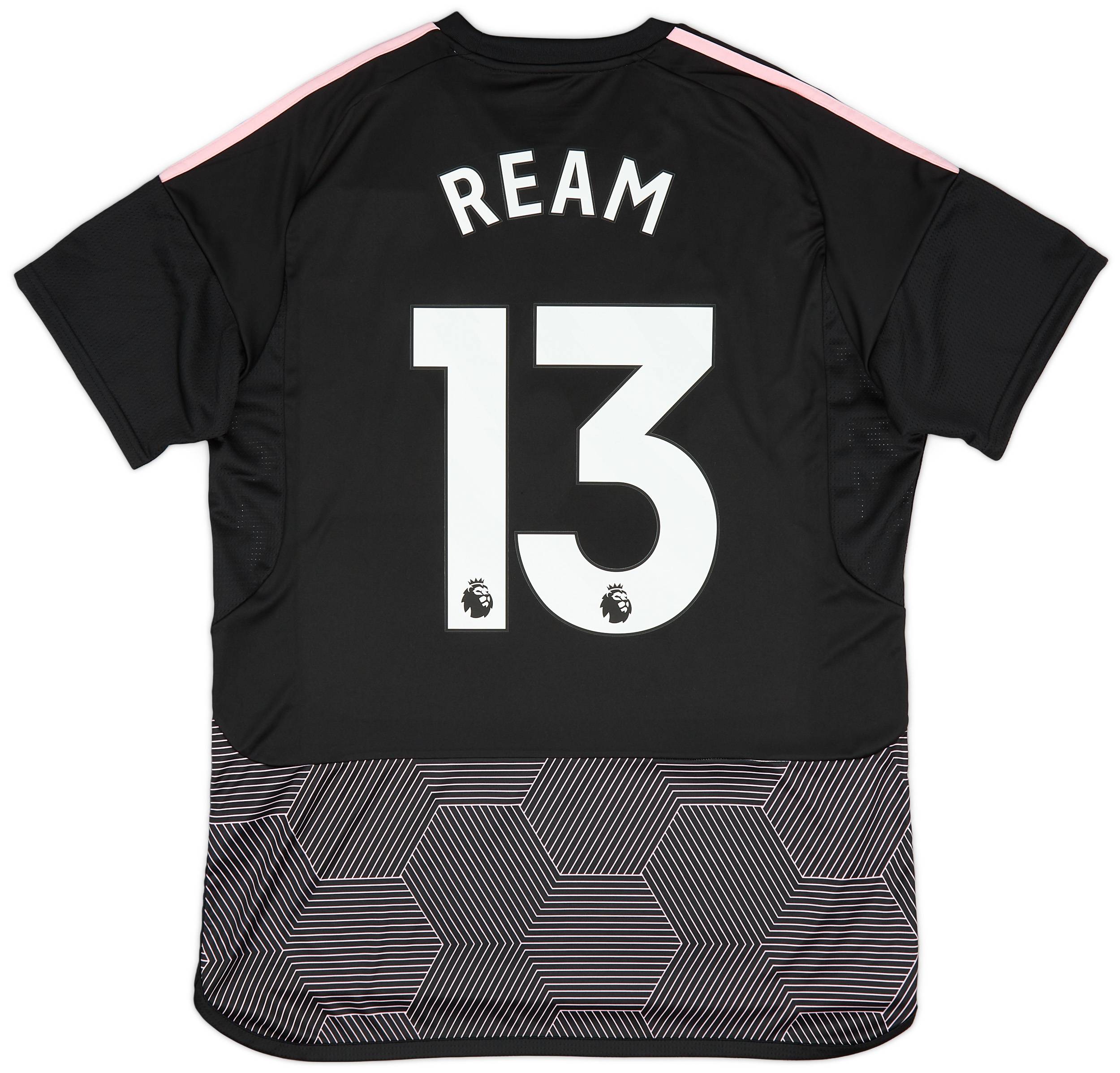 Fulham third kit new arrivals