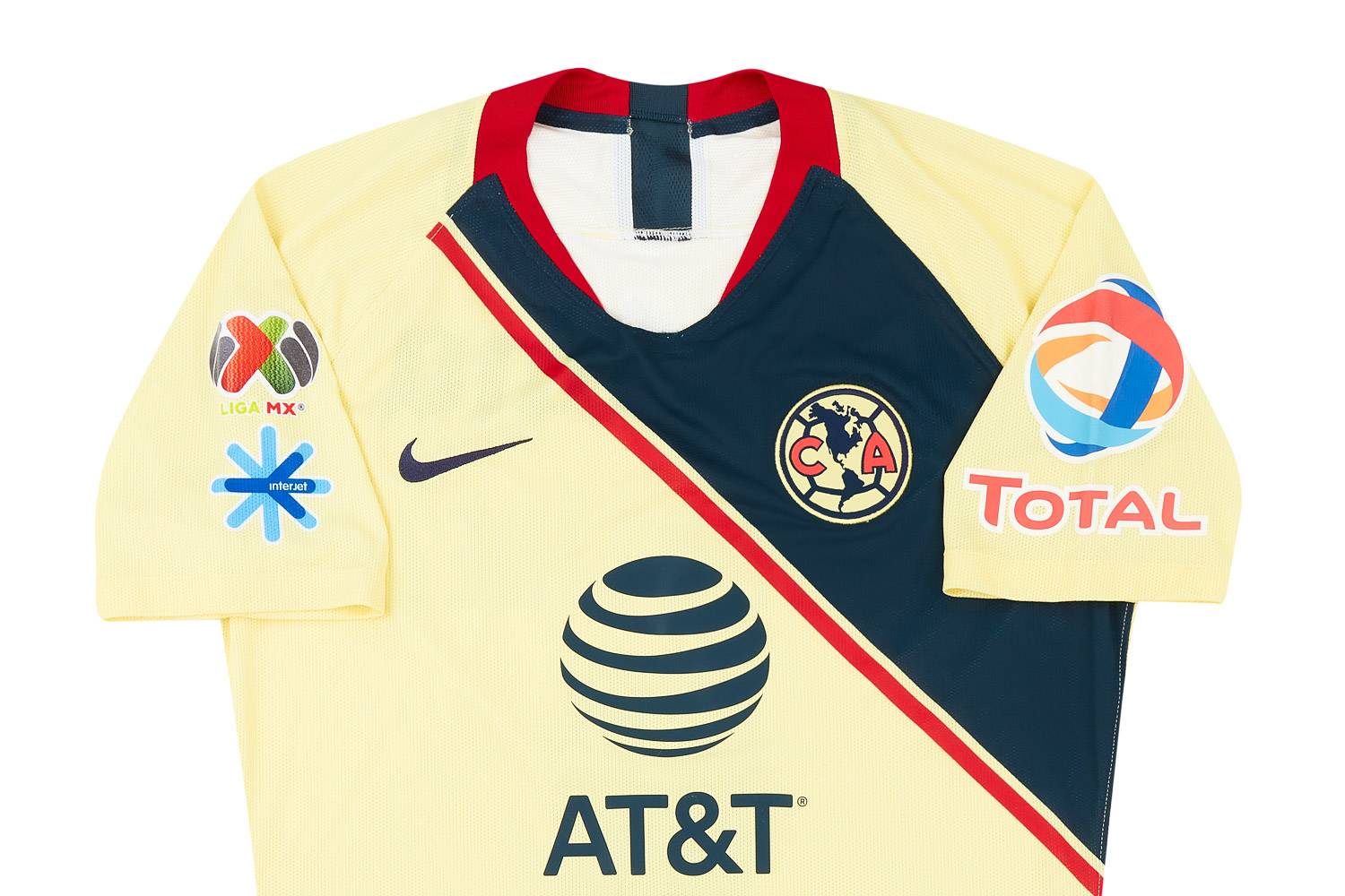 2018 Club America Match Worn Home Shirt R.Martinez 9 v Manchester United