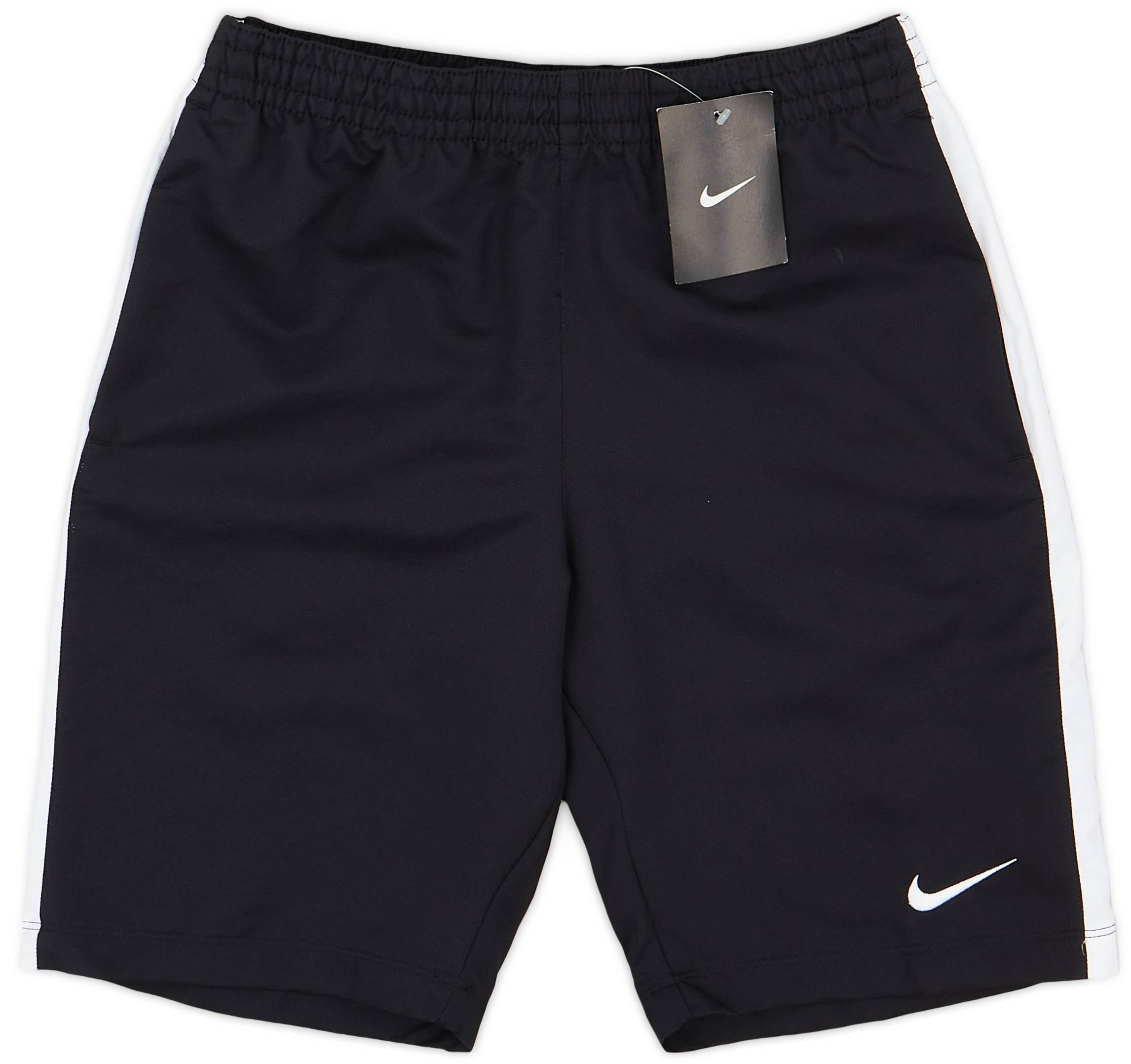 2018 19 Nike Longer Woven Shorts XL.Kids