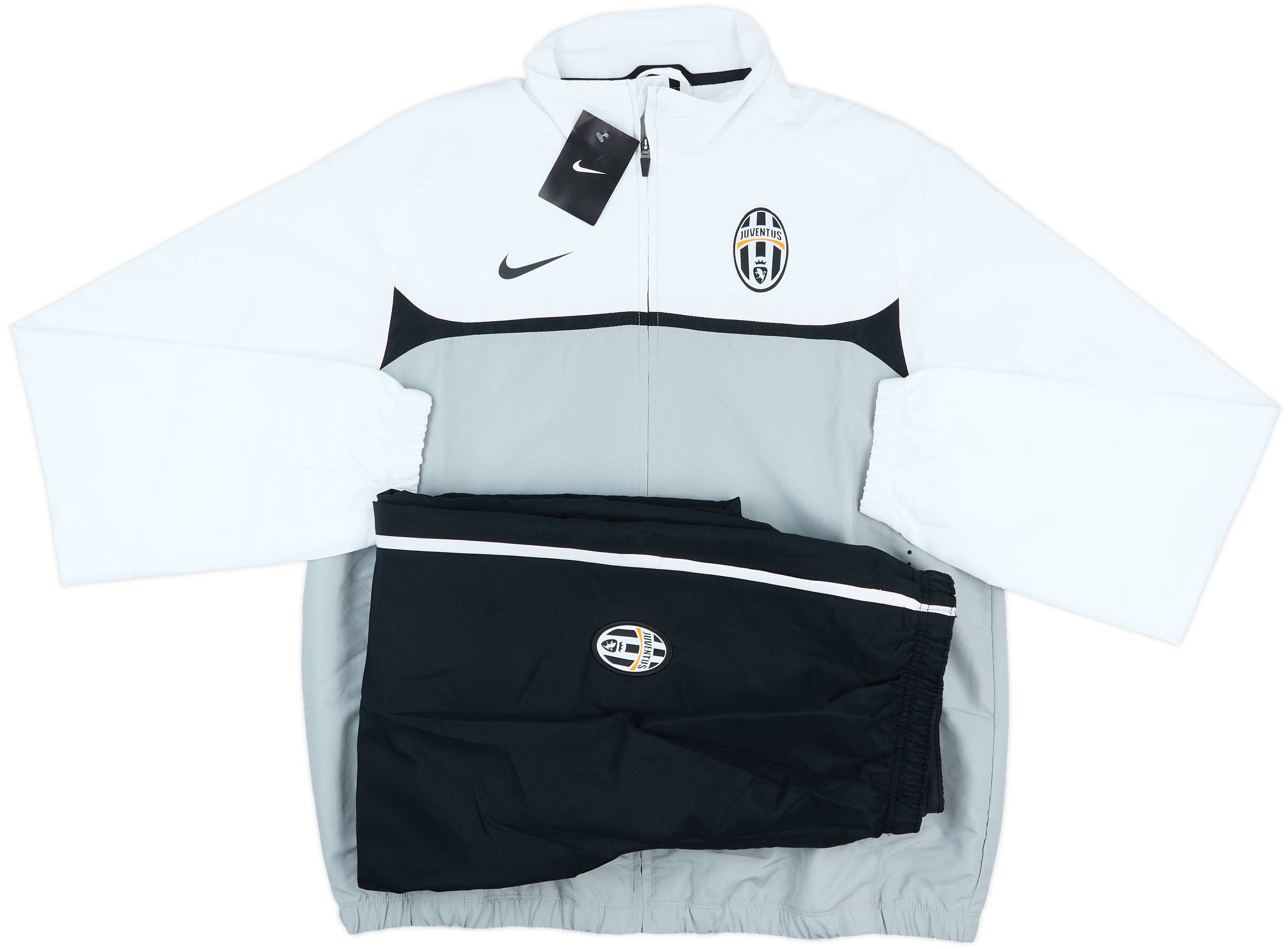 2010-11 Juventus Nike Tracksuit (L)