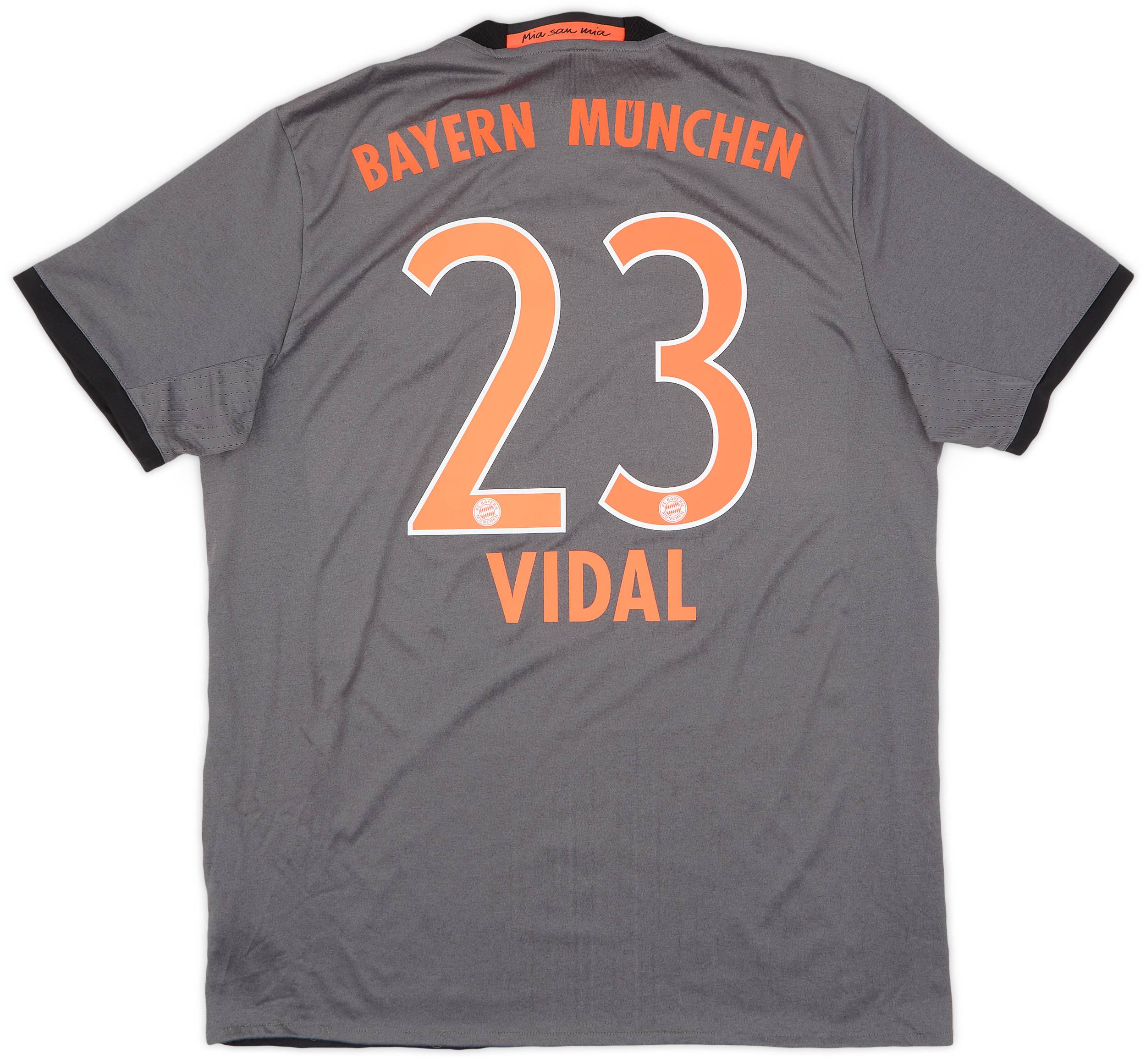 2016-17 Bayern Munich Away Shirt Vidal #23 - 7/10 - (L)