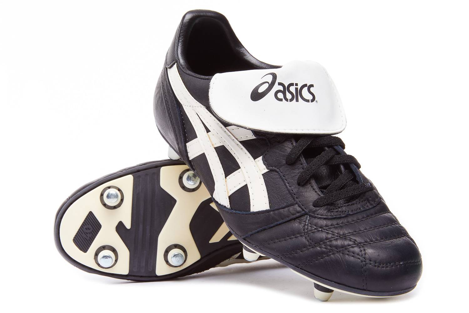 Asics boots uk store