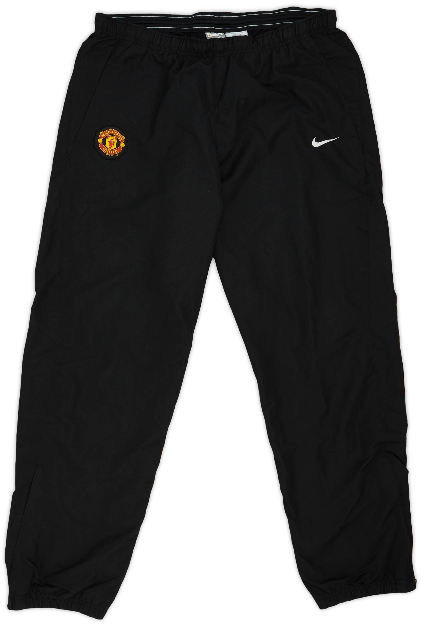Man utd track pants deals