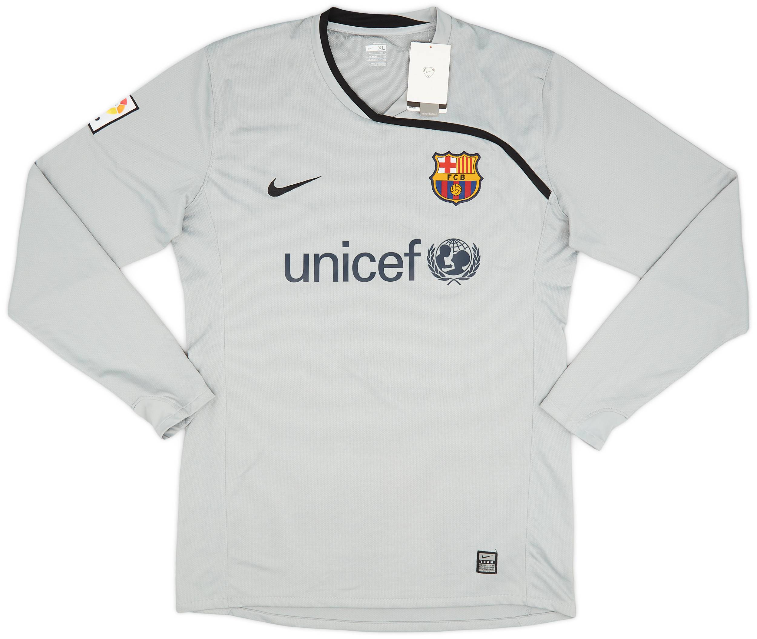Barcelona goalkeeper kit shop