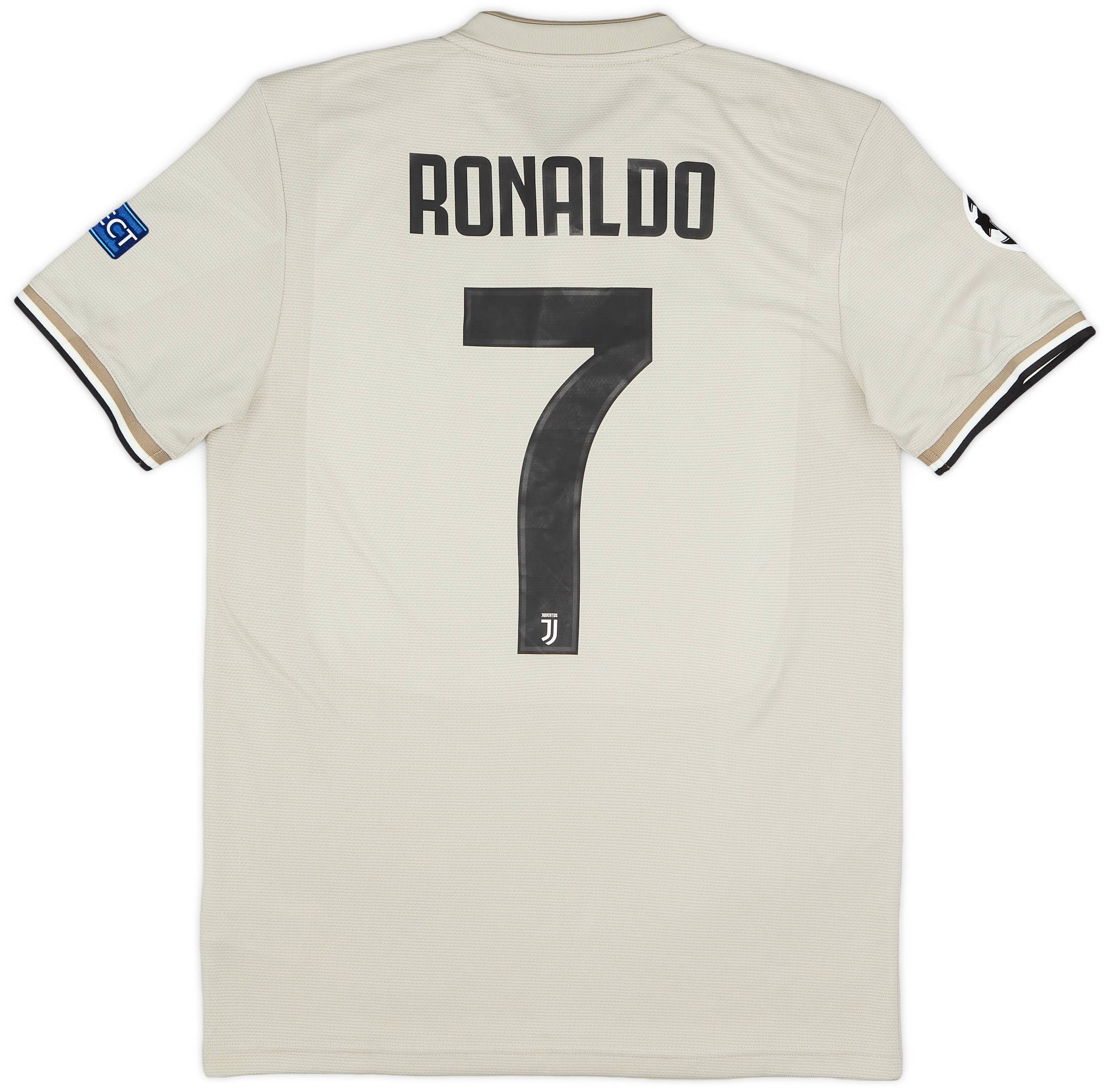 Ronaldo away jersey juventus 2025