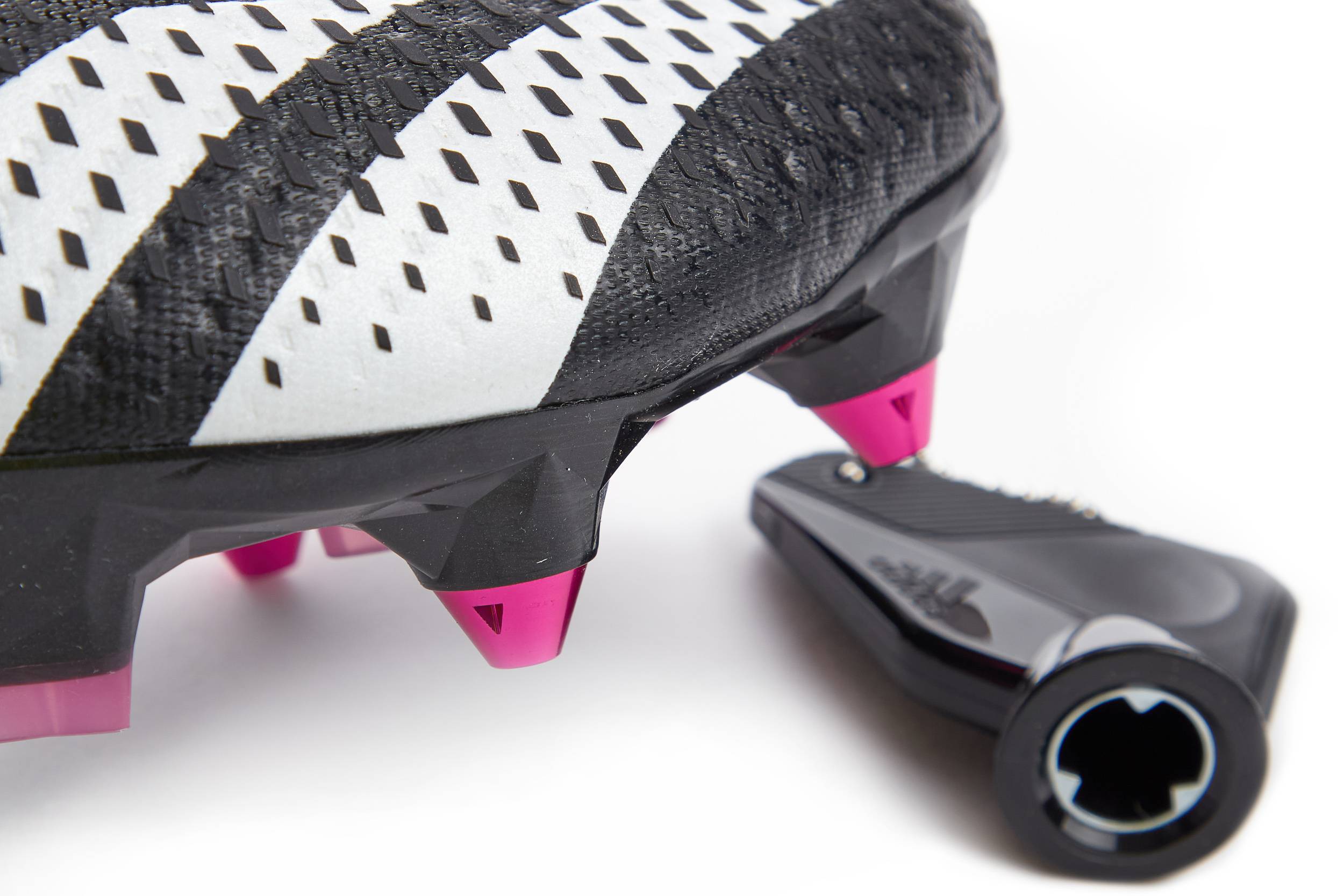 2023-24 adidas Predator Accuracy.1 Low Football Boots *In
