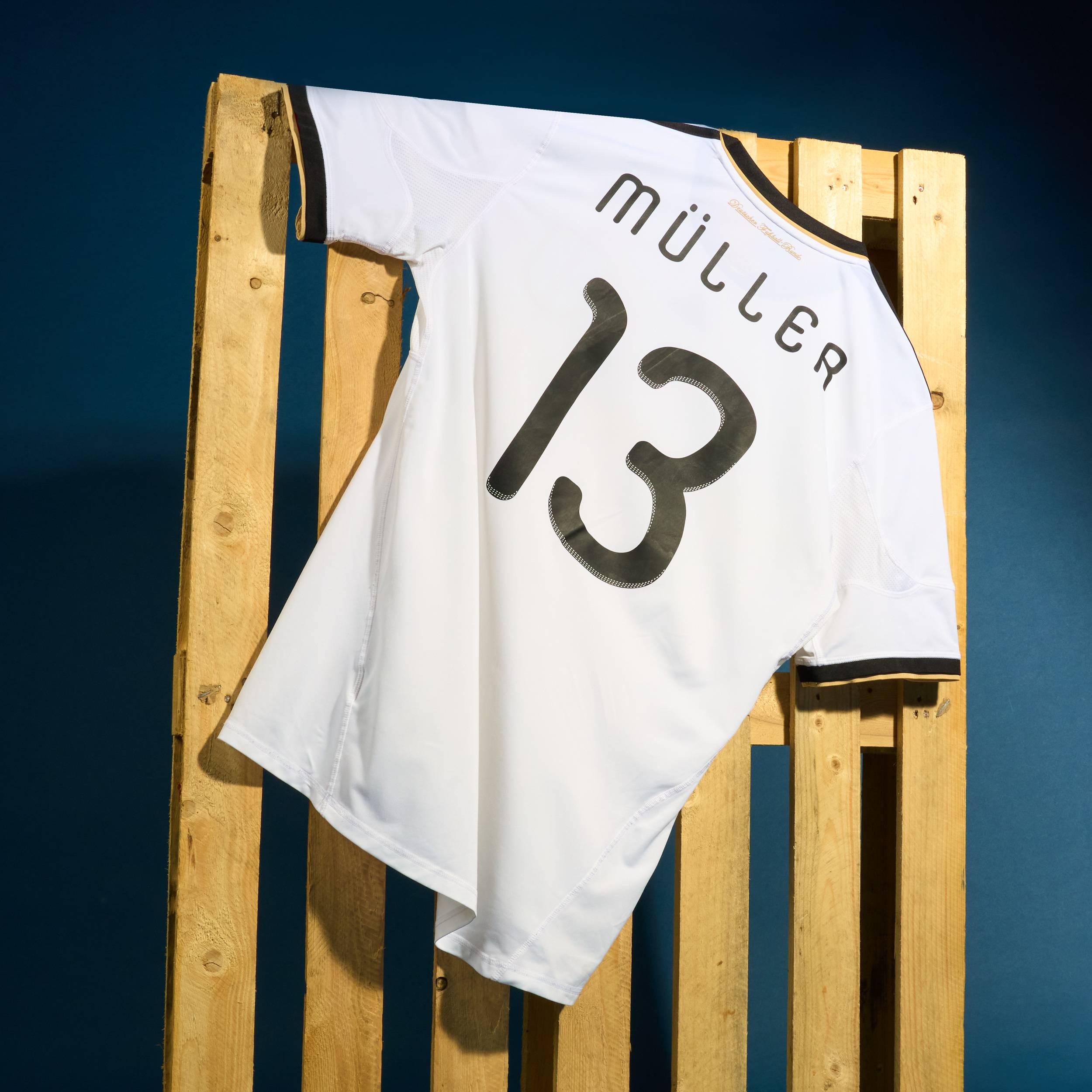 2010-11 Germany Home Shirt Muller #13